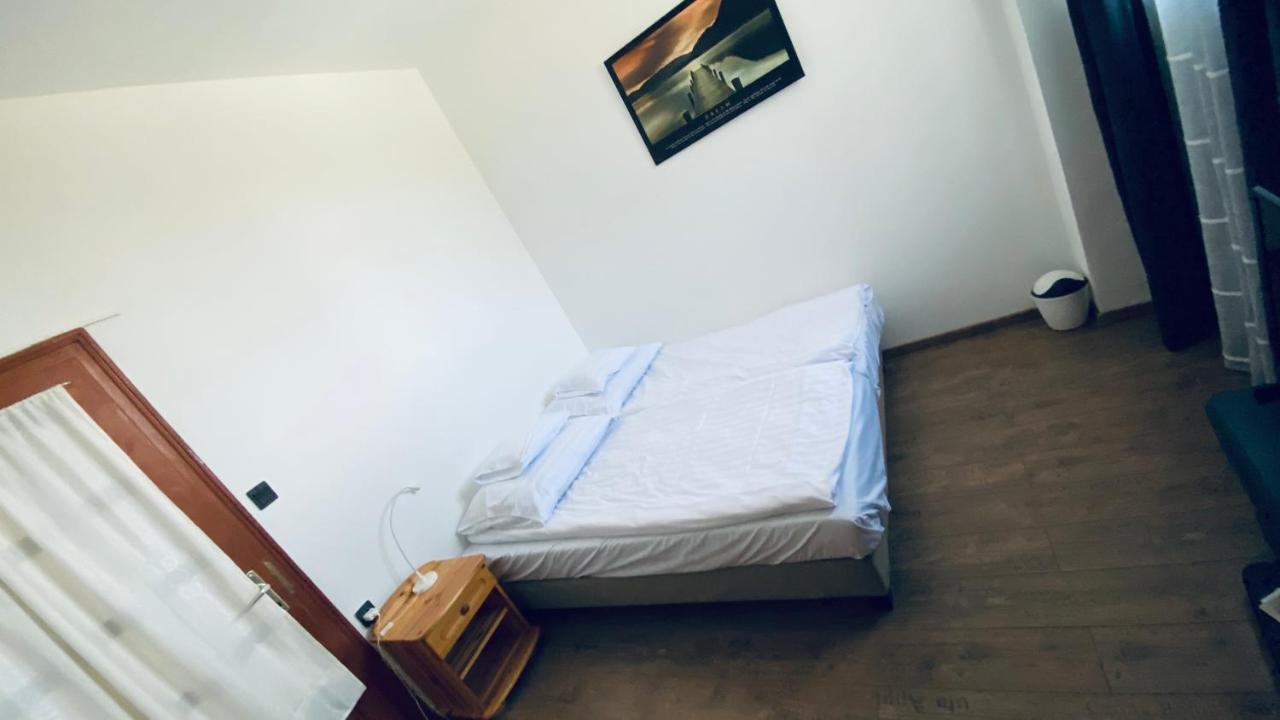 Garden Panzio Bed & Breakfast Balatonkeresztur Exterior photo